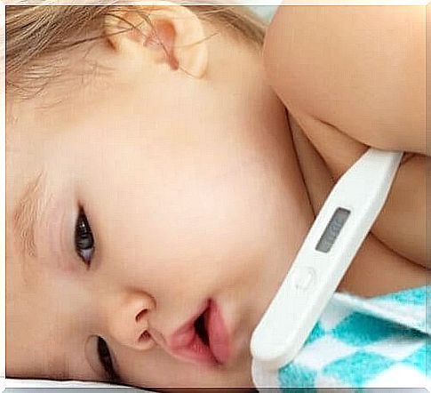 9 easy tips to lower your baby's temperature