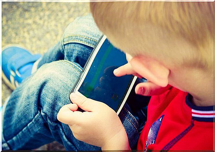 Tips to protect children from mobile phone misuse