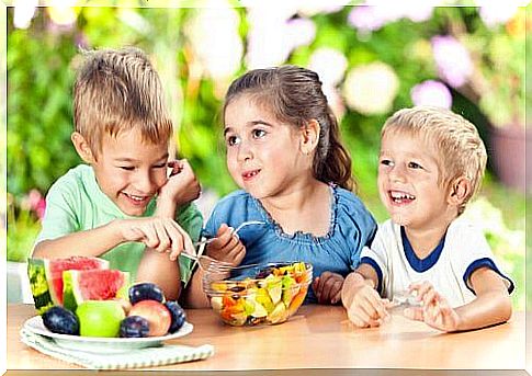 Snacks for children: fruit