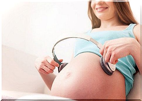 Stimulating your baby's movement during pregnancy