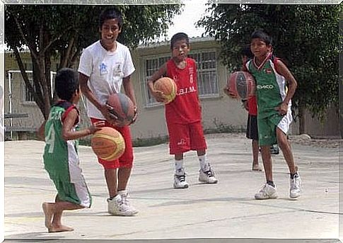 Playing barefoot basketball