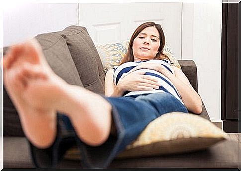 Pregnant woman with swollen feet